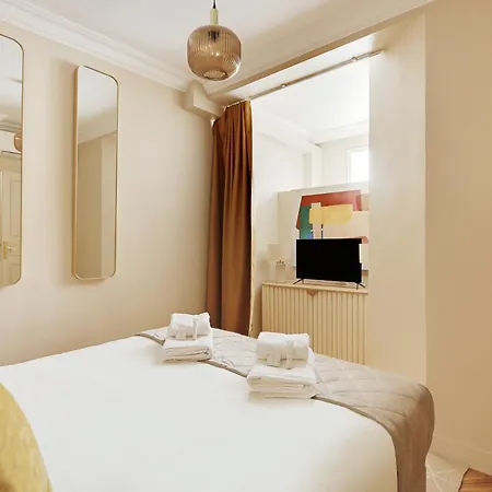 Pick A Flat's In Invalides - Avenue De Breteuil Париж