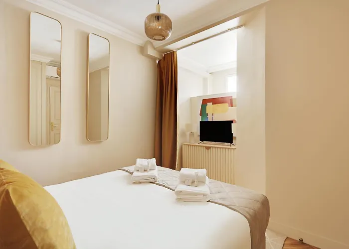 Pick A Flat's In Invalides - Avenue De Breteuil 파리