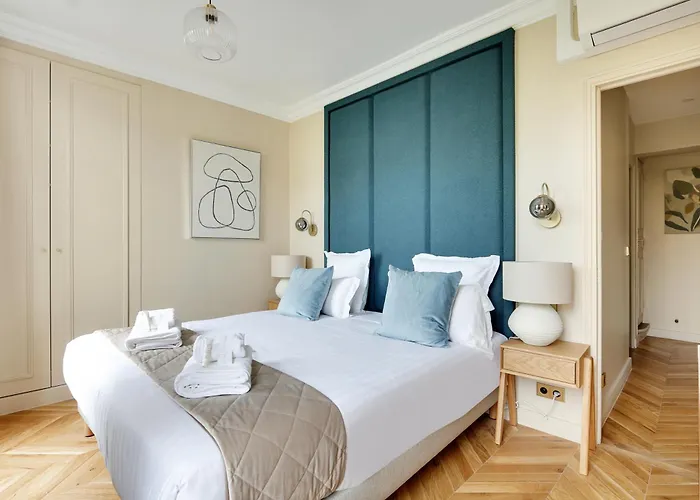 Pick A Flat's In Invalides - Avenue De Breteuil 파리