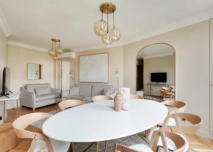 Pick A Flat's In Invalides - Avenue De Breteuil * 파리